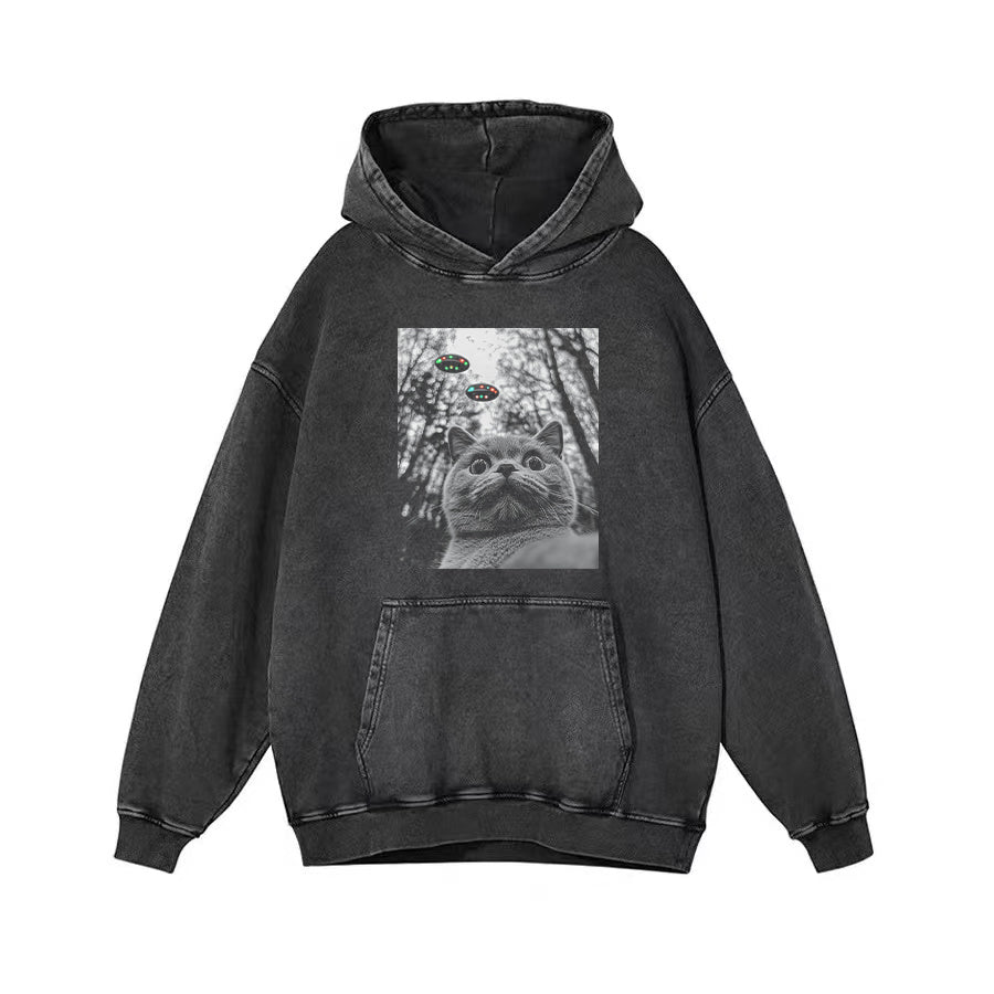 British Shorthair Cat Taking Selfie with UFOs Funny T-Shirt