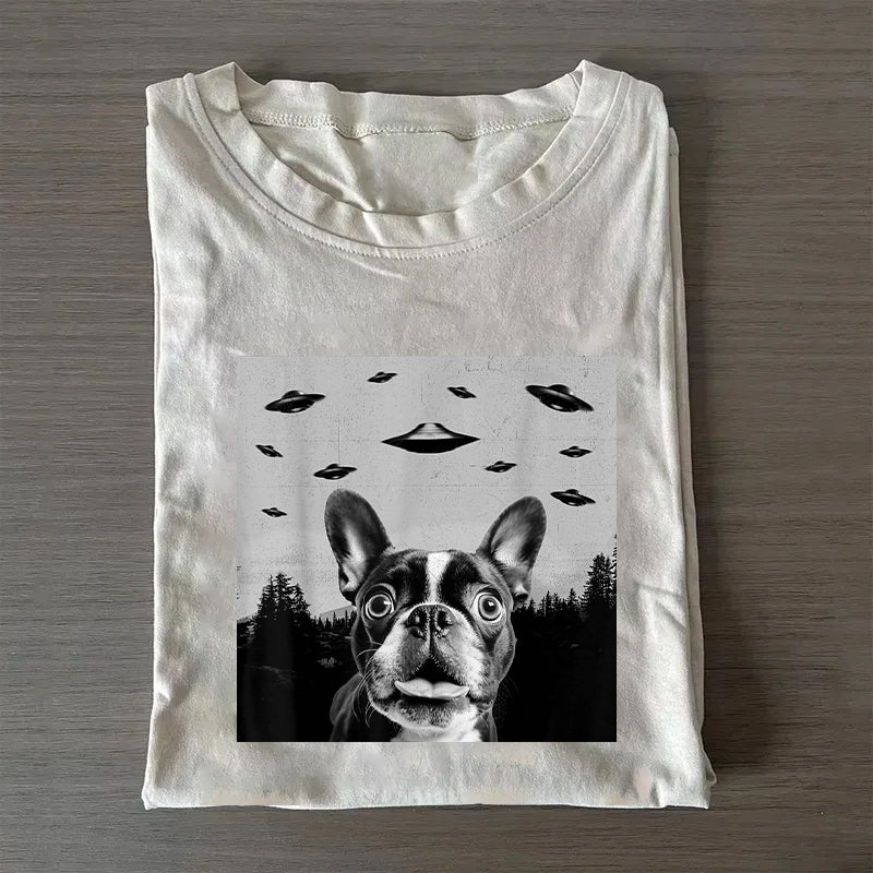 Frenchton Dog Taking Selfie with UFOs Funny T-Shirt