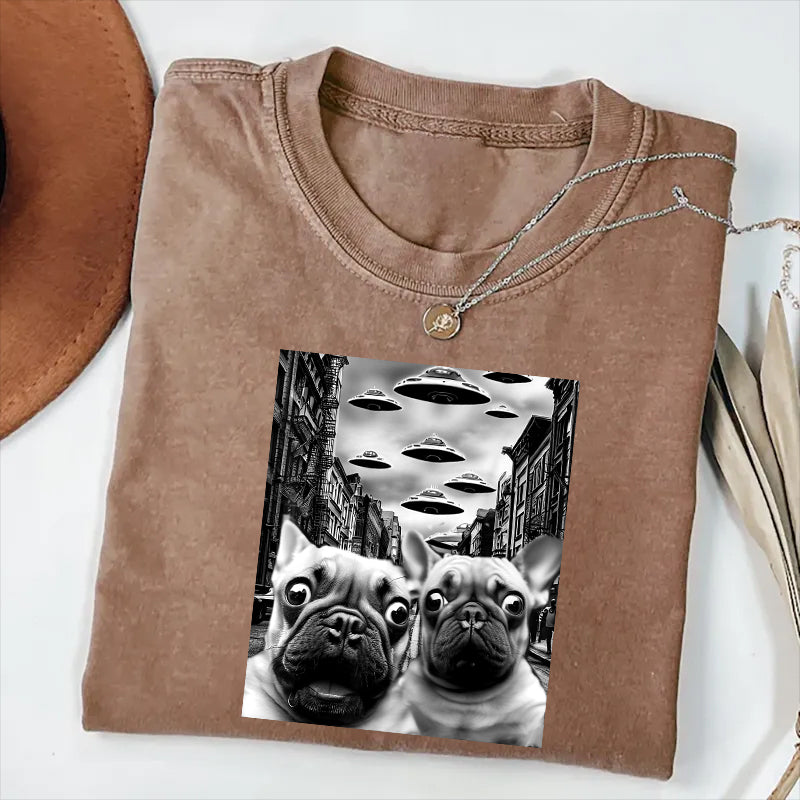 French Bulldog Taking Selfie with UFOs Funny T-Shirt