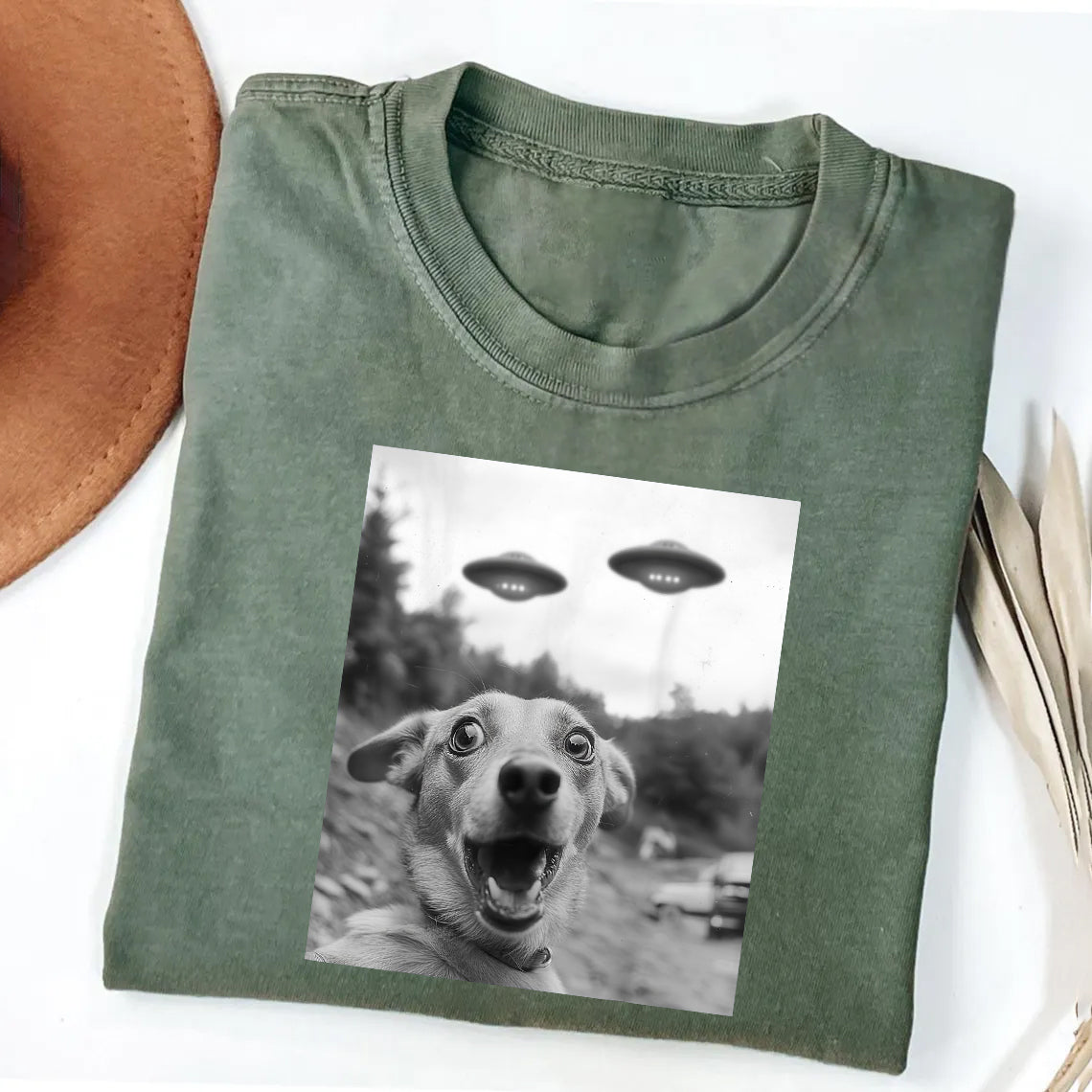 Funny dog Taking Selfie with UFOs T-Shirt