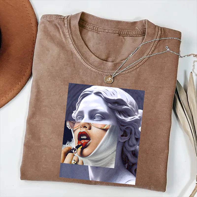 Vintage Graphic T-Shirt with Classic Art Print Women's Fashion Tee