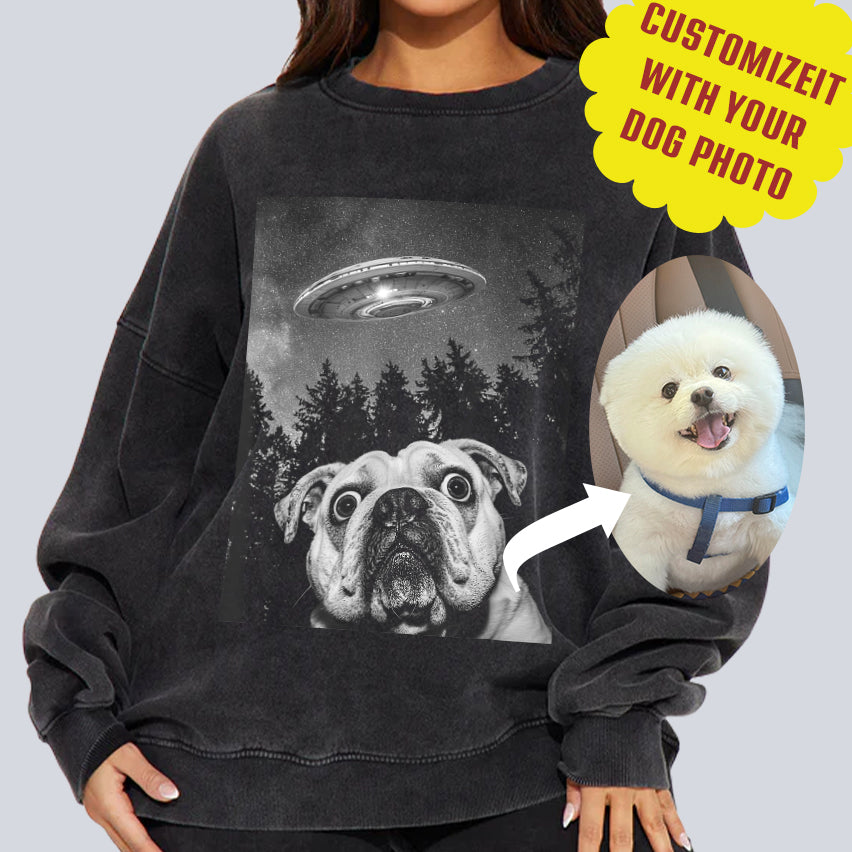 Personalized dog Taking Selfie with UFOs Funny Unisex Sweatshirt