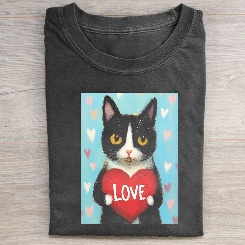 Crew Neck Black T-Shirt with Cat Holding Love Heart Print for Casual Wear