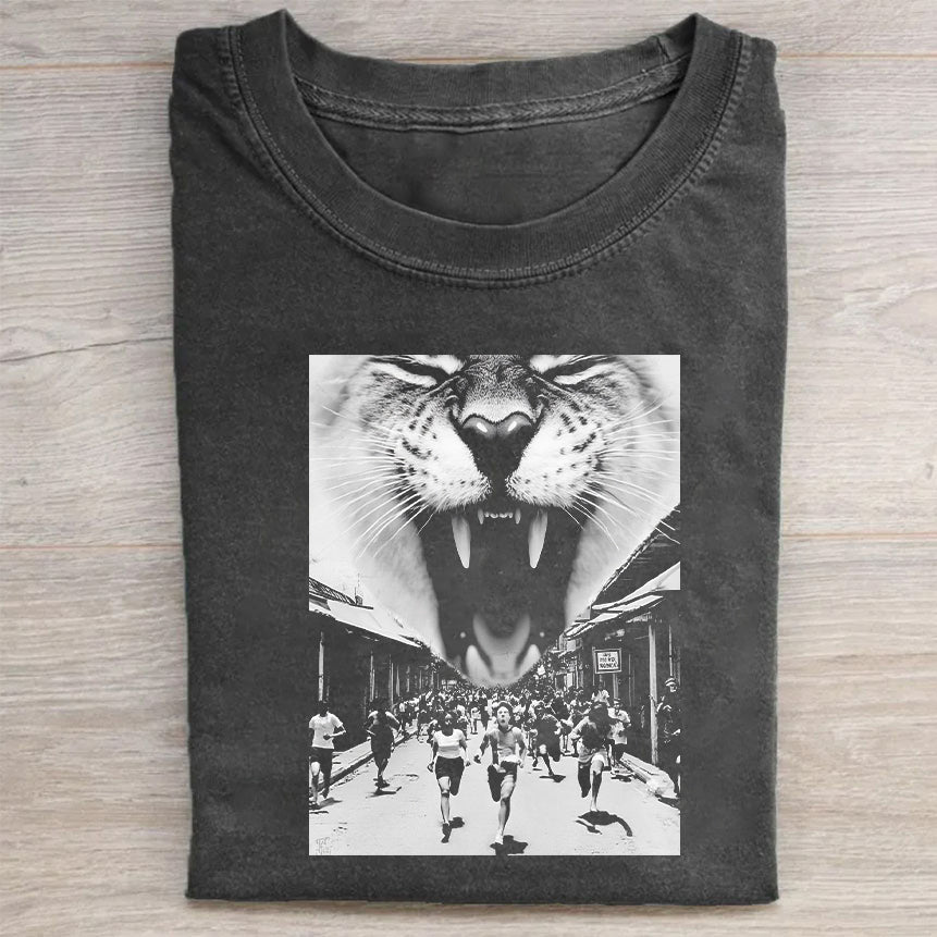 Men's Graphic T-Shirt with Roaring Tiger and Runner Print Black Tee