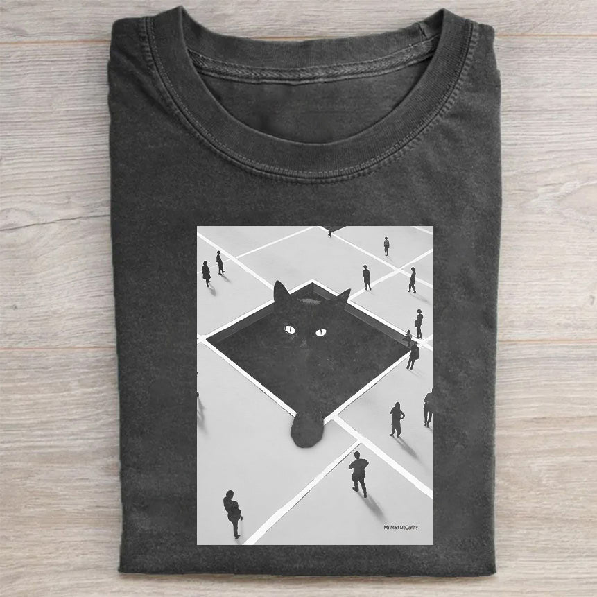 Men's Graphic T-Shirt with Black and White Art Print Design T-Shirt