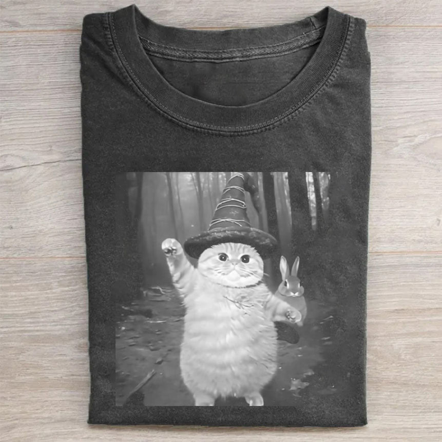Cute Cat in Wizard Hat Graphic Print T-Shirt