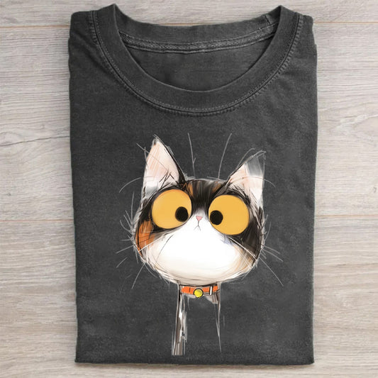 Cute Cat with Big Eyes and Colorful Collar Graphic Print T-Shirt