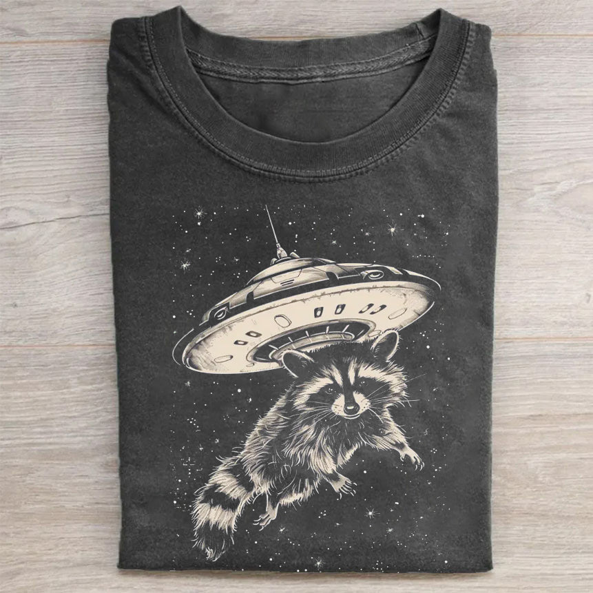 Raccoon Taking Selfie with UFOs Funny T-Shirt/Sweatshirt - heygraff