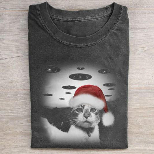Christmas Cat Selfle With UFO Art Acid Wash Tee - heygraff