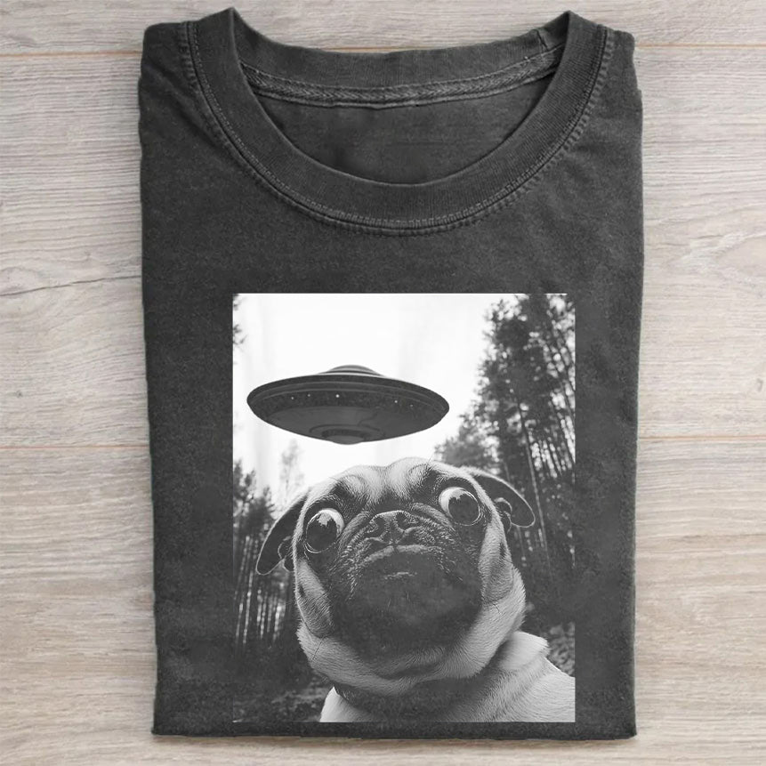 Pug Taking Selfie with UFOs Funny Shirt - heygraff