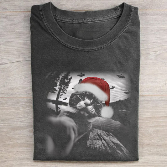 Christmas Cat Selfle With UFO Art Acid Wash Tee - heygraff