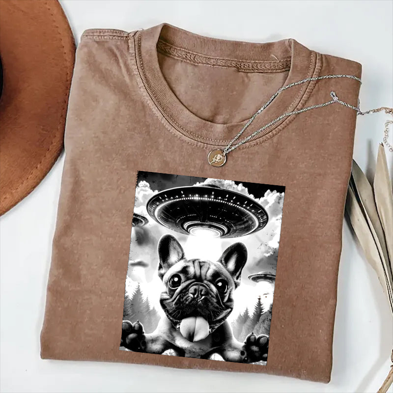 French Bulldog Taking Selfie with UFOs Funny T-Shirt