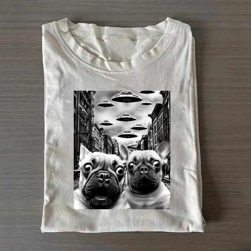 French Bulldog Taking Selfie with UFOs Funny T-Shirt