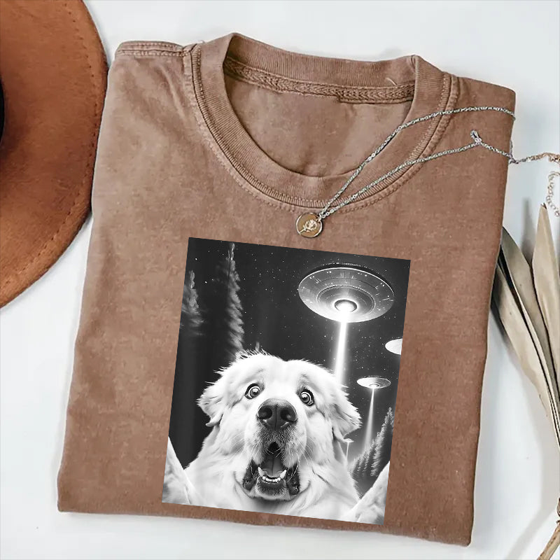 Great Pyrenees Taking Selfie with UFOs Funny T-Shirt