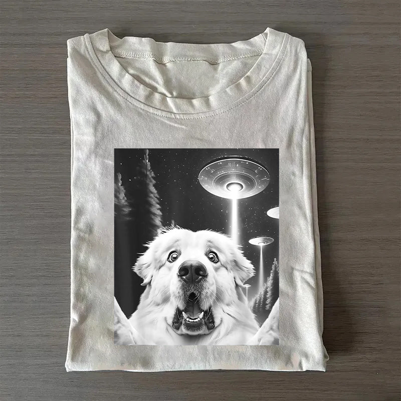 Great Pyrenees Taking Selfie with UFOs Funny T-Shirt