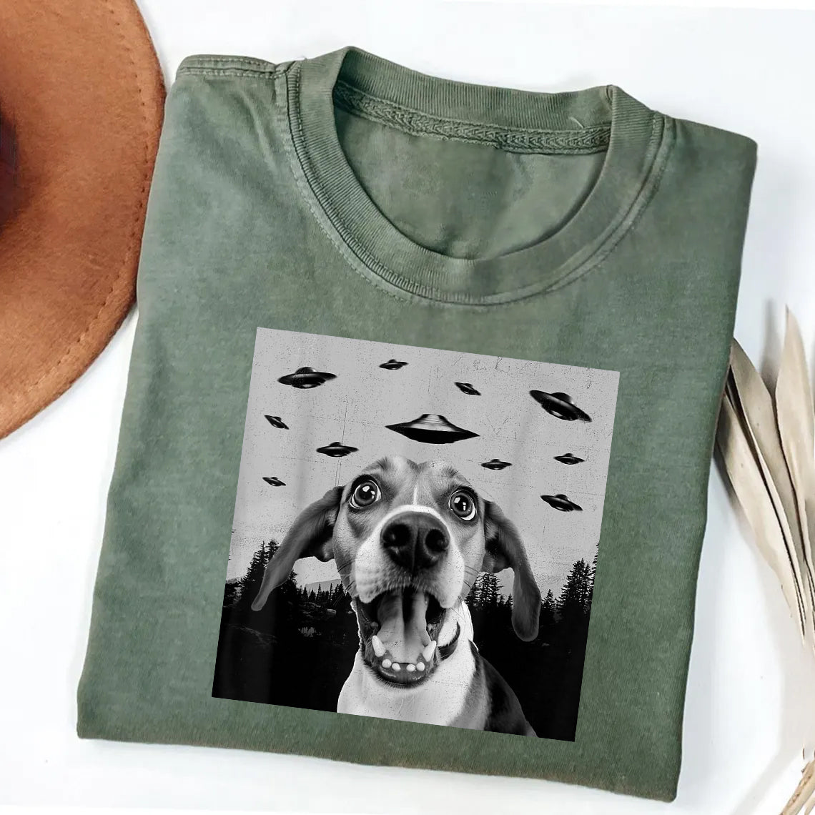 Alien UFO Funny Beagle Dog Lover Men Women Kids T-Shirt