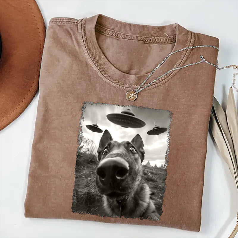 German Shepherd Dog UFO Alien Extraterrestrial Selfie T-Shirt