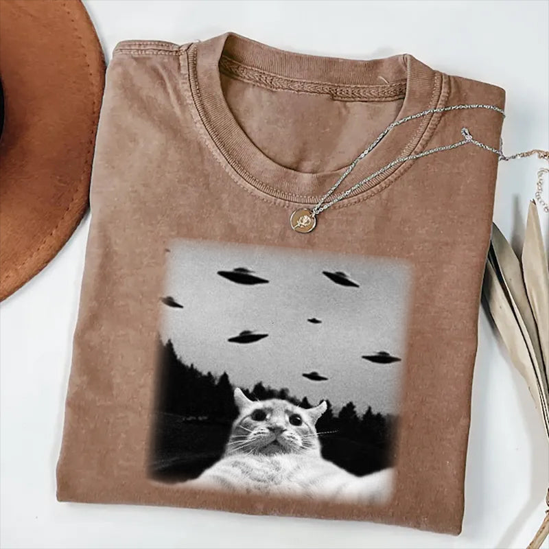 Cat-selfie-with-UFO-washed cotton T-shirt