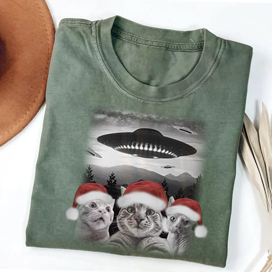 Christmas Cat Selfle With UFO Art Acid Wash Sweatshirt
