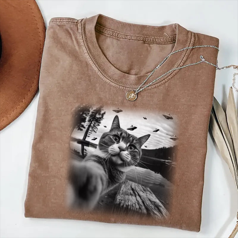 Cat-selfie-with-UFO-washed cotton T-shirt