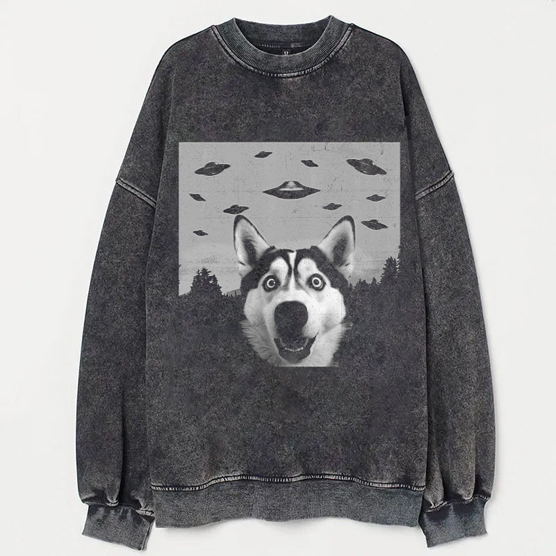 Husky Dog Taking Selfie with UFOs Funny T-Shirt - heygraff