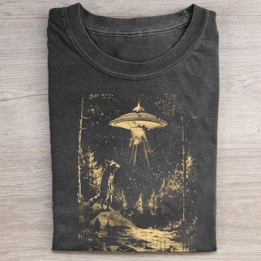 Raccoon Taking Selfie with UFOs Funny T-Shirt/Sweatshirt - heygraff