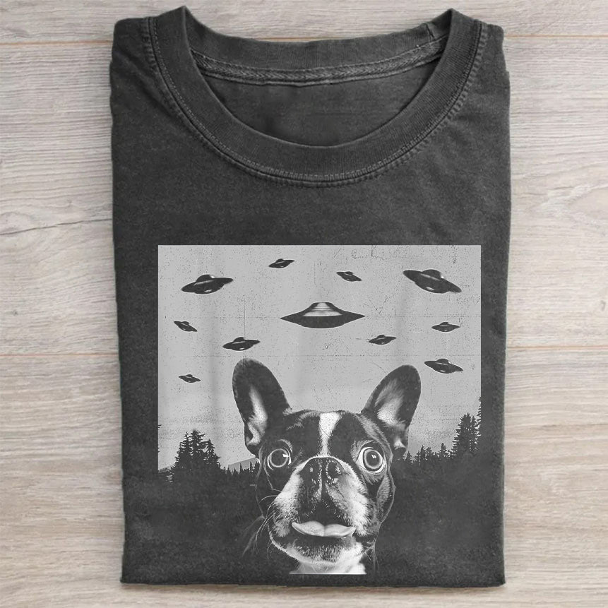 Frenchton Dog Taking Selfie with UFOs Funny T-Shirt - heygraff