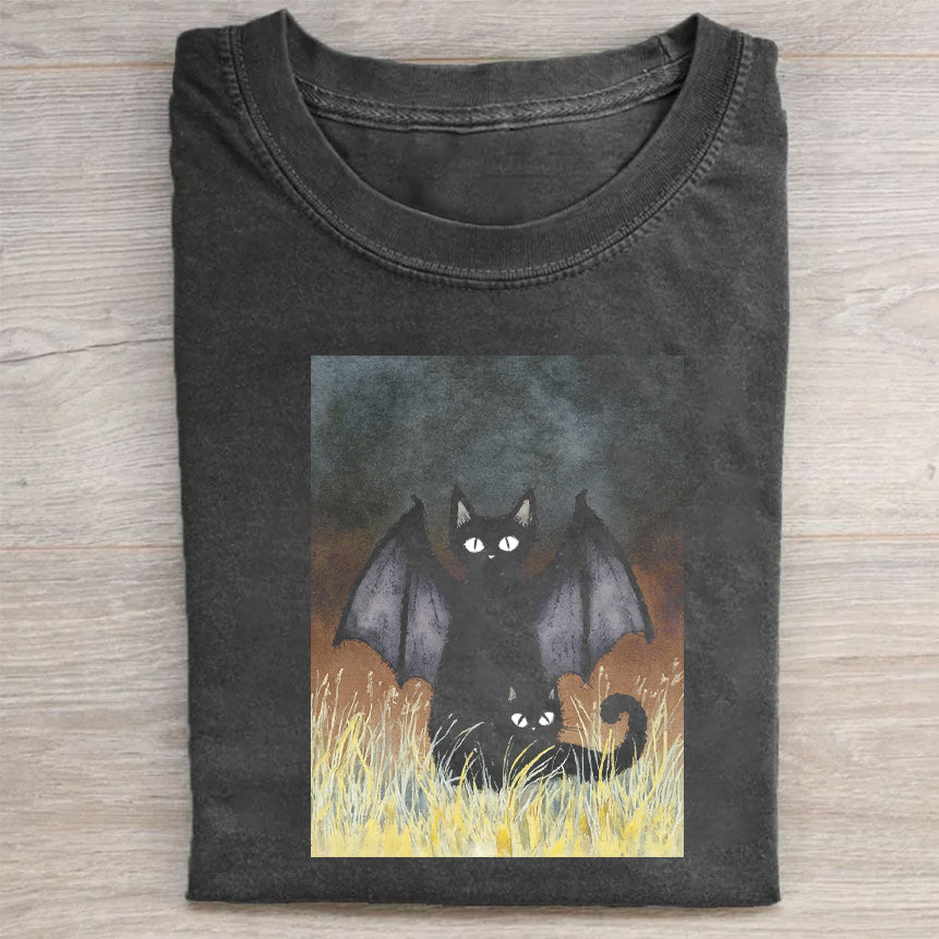 Vintage T-Shirt Black Bat & Cat Art Print for Halloween Party