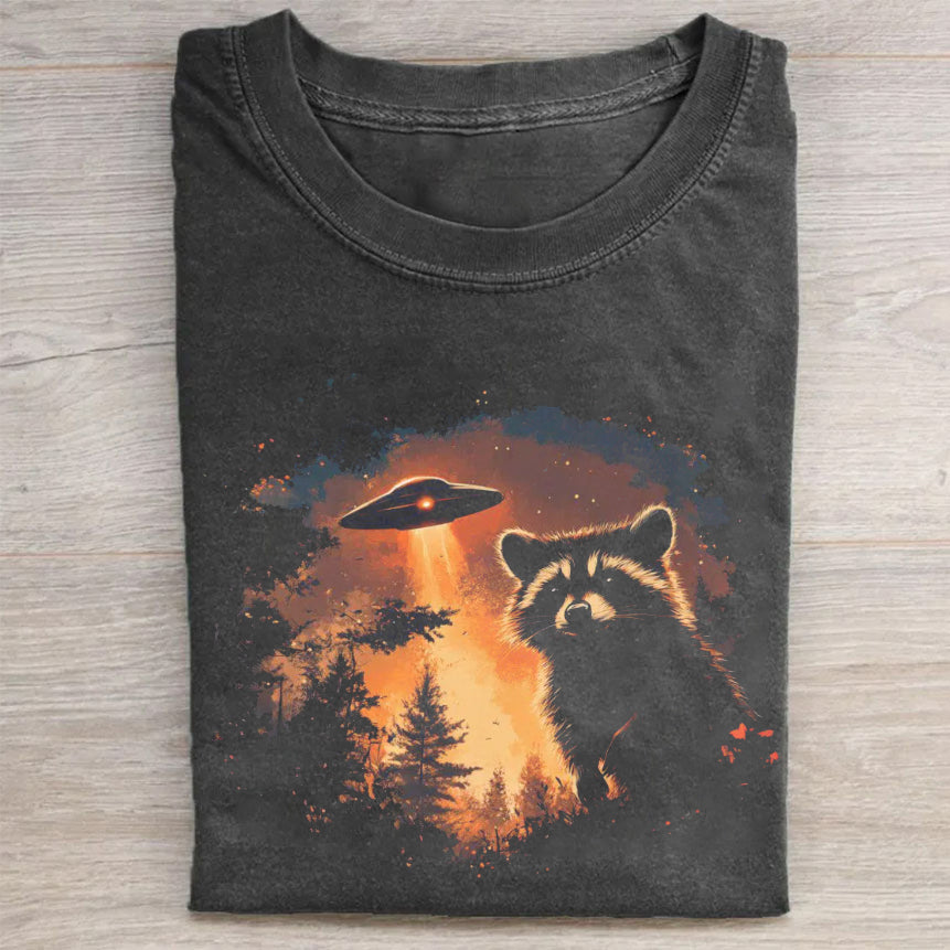 Raccoon Taking Selfie with UFOs Funny T-Shirt/Sweatshirt - heygraff