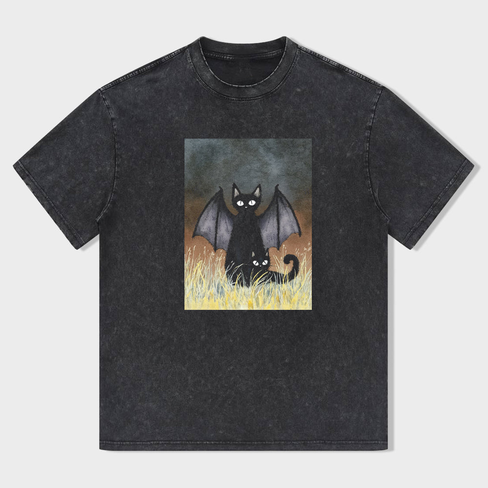Vintage T-Shirt Black Bat & Cat Art Print for Halloween Party