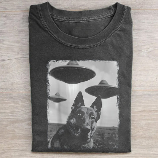 German Shepherd Dog Taking Selfie with UFOs Funny T-Shirt - heygraff