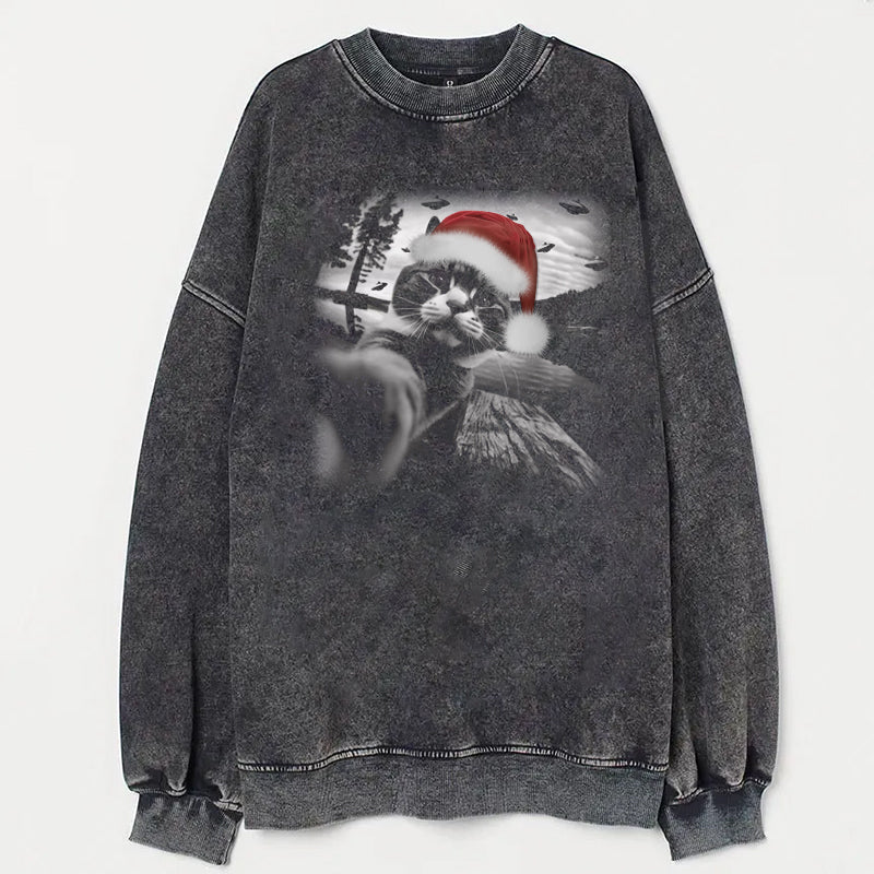 Christmas Cat Selfle With UFO Art Acid Wash Sweatshirt