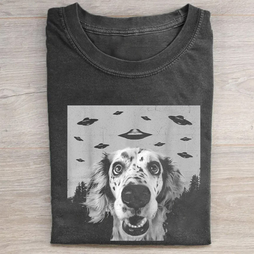 English Setter Dog Taking Selfie with UFOs Funny T-Shirt - heygraff