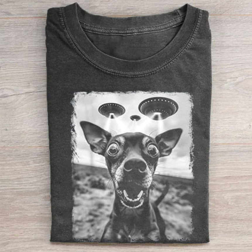 Miniature Pinscher Dog UFO Alien Extraterrestrial Selfie T-Shirt