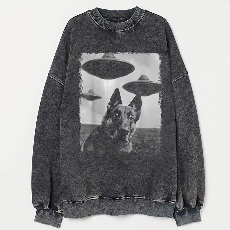 German Shepherd Dog Taking Selfie with UFOs Funny T-Shirt - heygraff