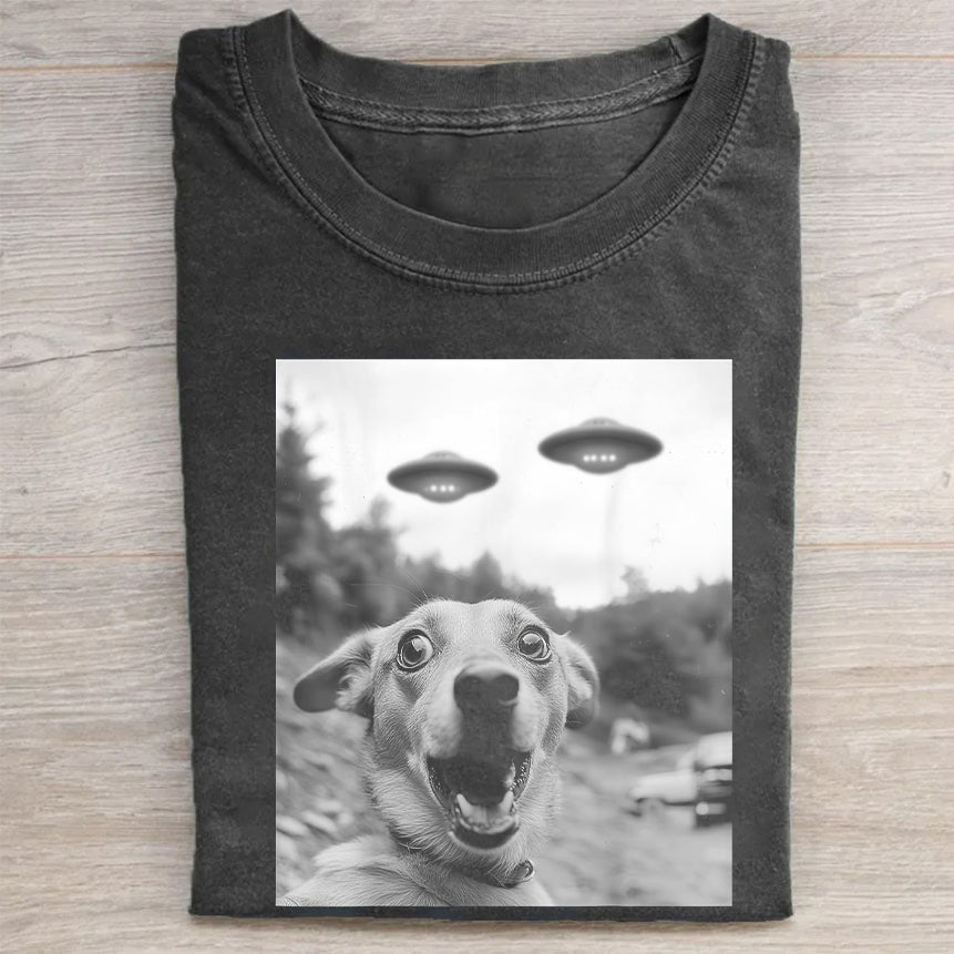 Funny dog Taking Selfie with UFOs T-Shirt - heygraff